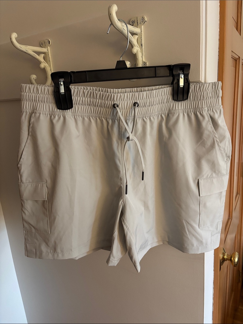 Mondetta Light Gray Women's Cargo Shorts with Elastic Waist